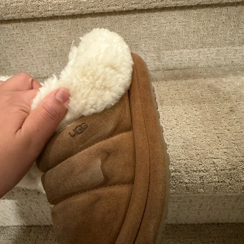 UGG Kids Brown Cozy Slippers - Picture 4 of 6